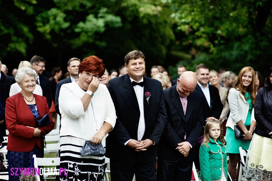 slub koscielny w plenerze