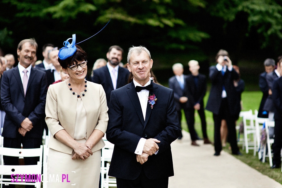 slub koscielny w plenerze