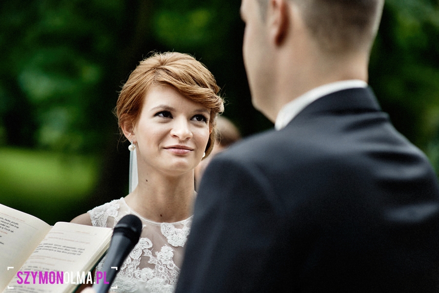slub koscielny w plenerze