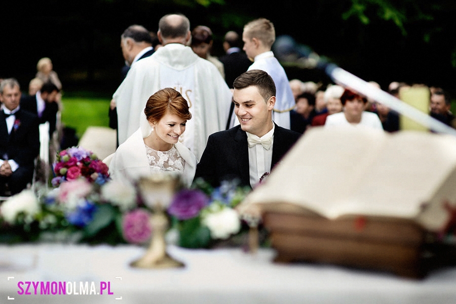slub koscielny w plenerze