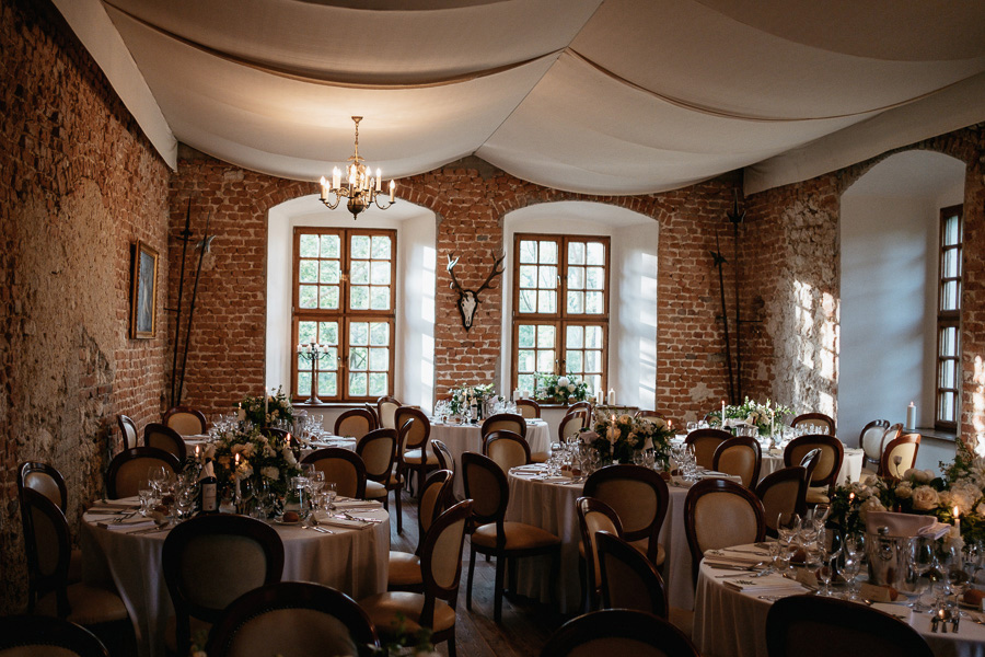 wnetrza zamek korzkiew