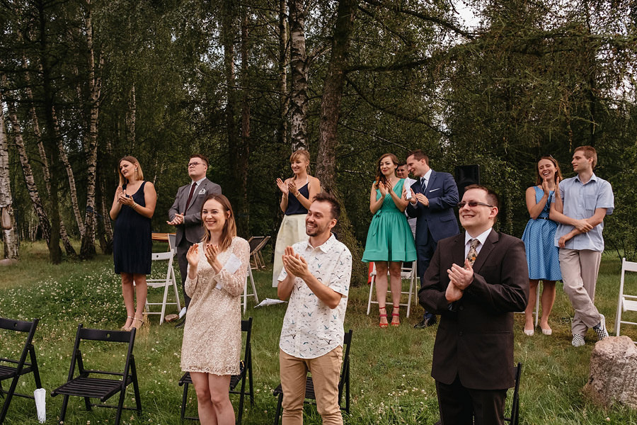 slub plenerowy nad jeziorem