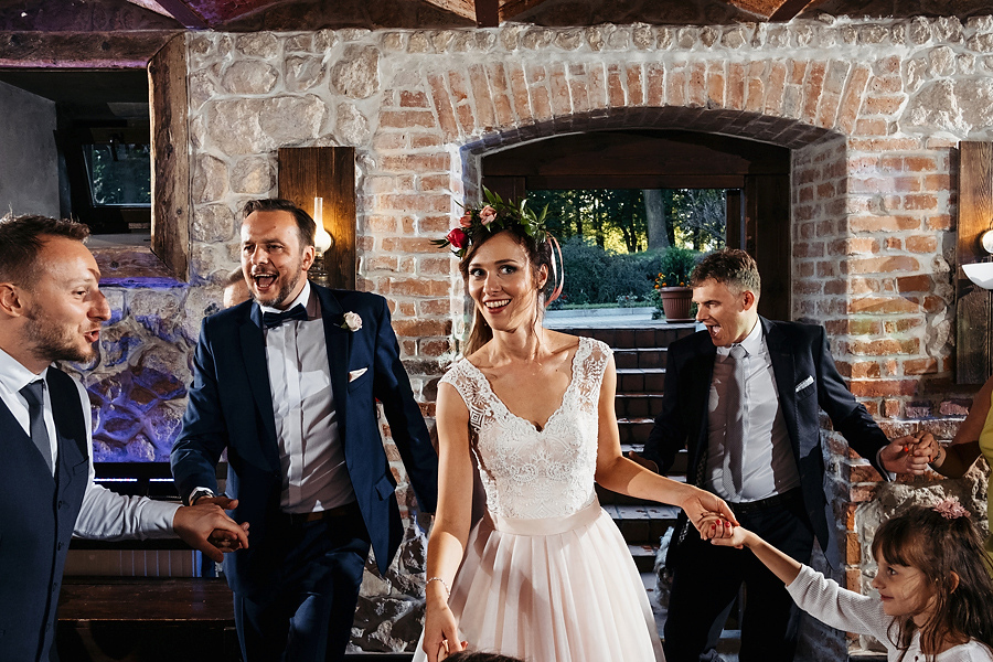 wesele dwor w tomaszowicach spichlerz