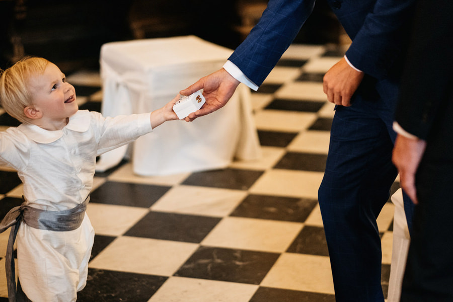 bardzo emocjonalna ceremonia ślubna