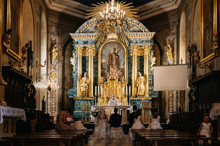 bardzo emocjonalna ceremonia ślubna