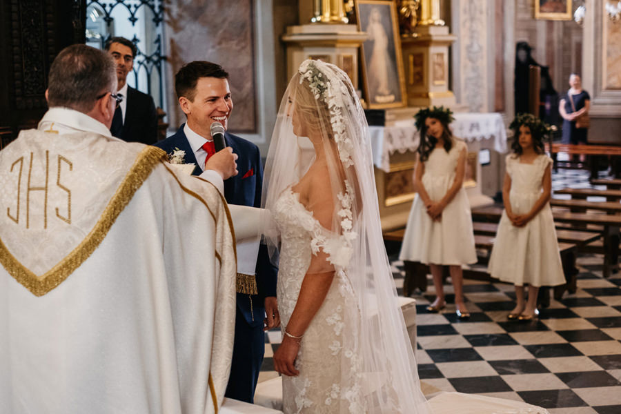 bardzo emocjonalna ceremonia ślubna