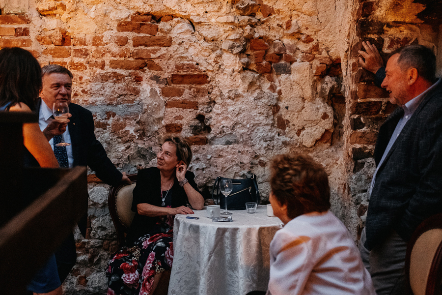 Wesele na zamku w stylu slow