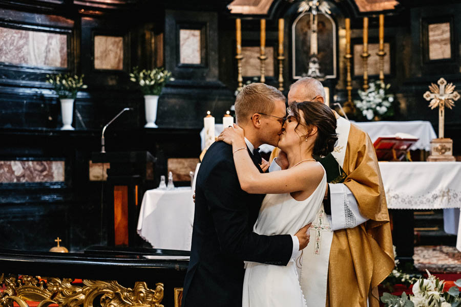 romantyczne wesele pod namiotem