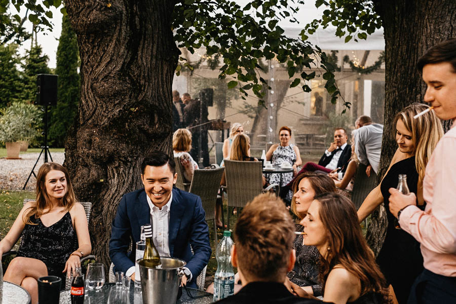 romantyczne wesele pod namiotem