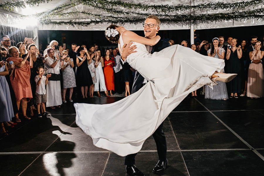 romantyczne wesele pod namiotem