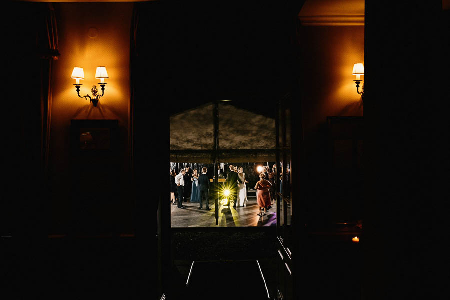 romantyczne wesele pod namiotem