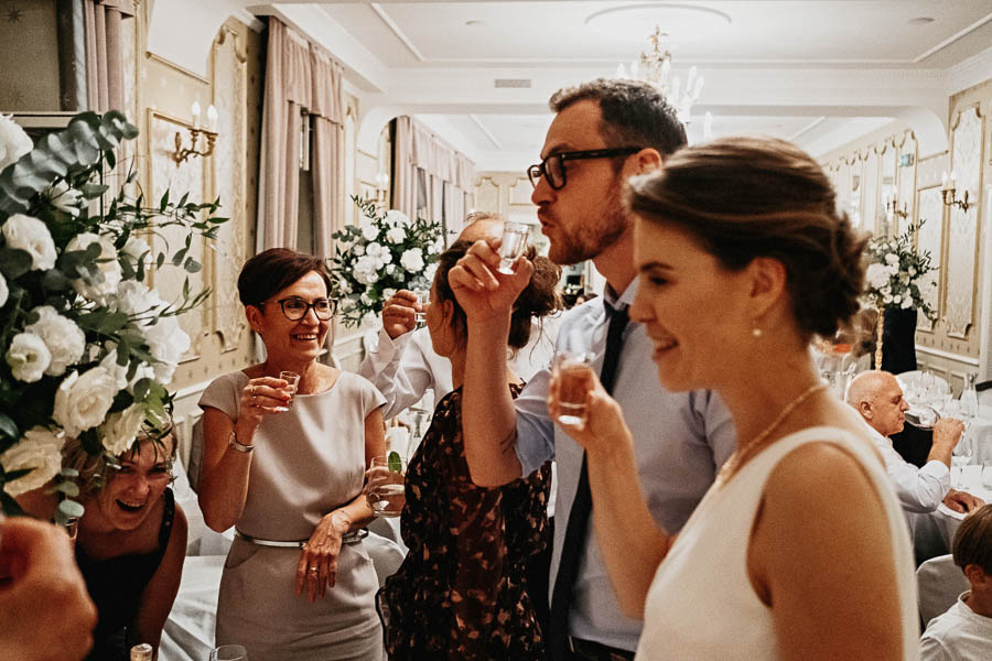 romantyczne wesele pod namiotem