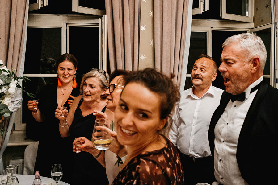 romantyczne wesele pod namiotem