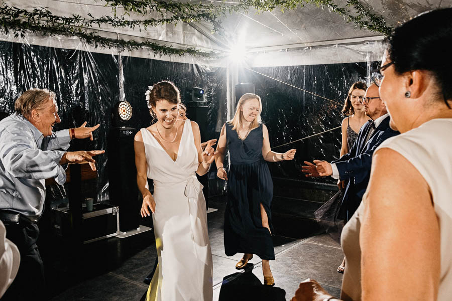 romantyczne wesele pod namiotem