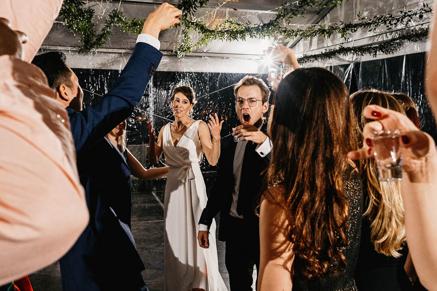 romantyczne wesele pod namiotem