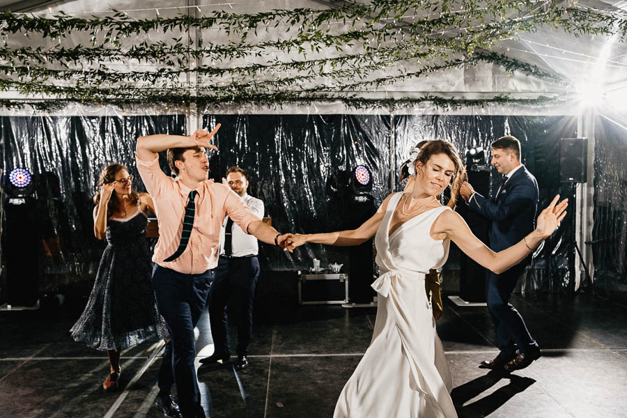 romantyczne wesele pod namiotem