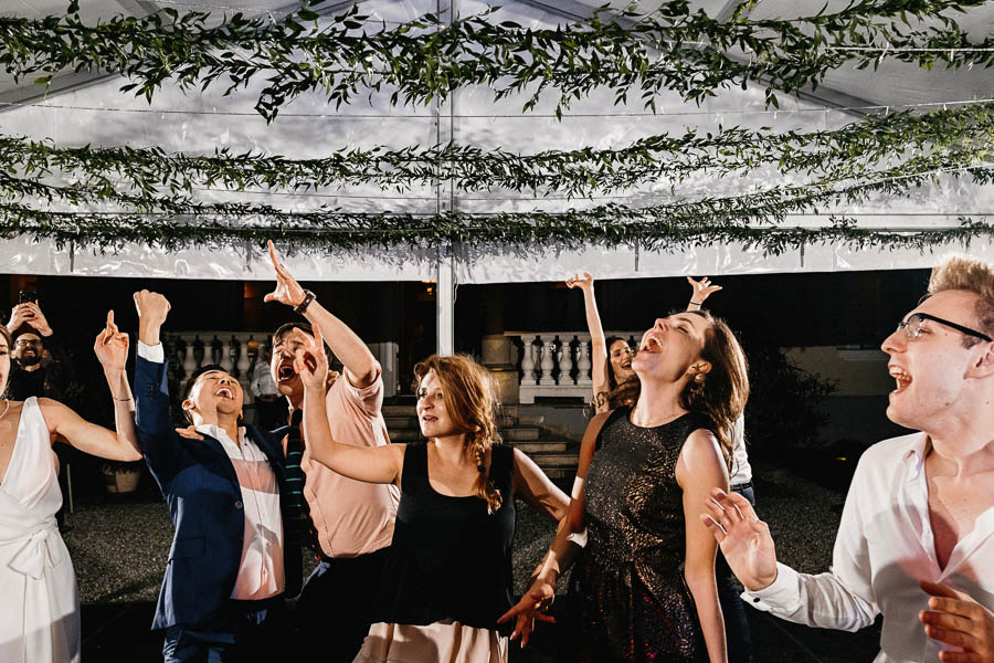 romantyczne wesele pod namiotem