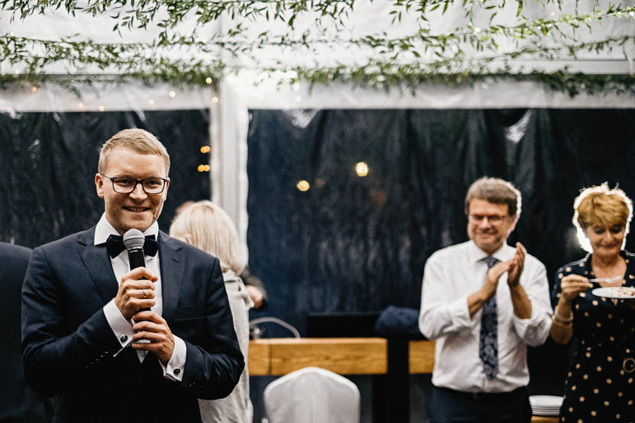 romantyczne wesele pod namiotem