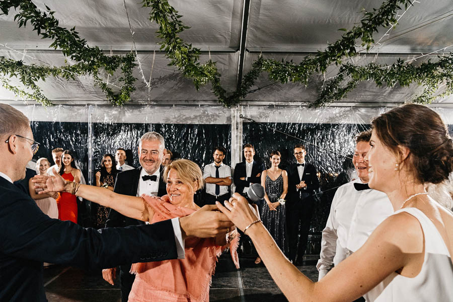 romantyczne wesele pod namiotem