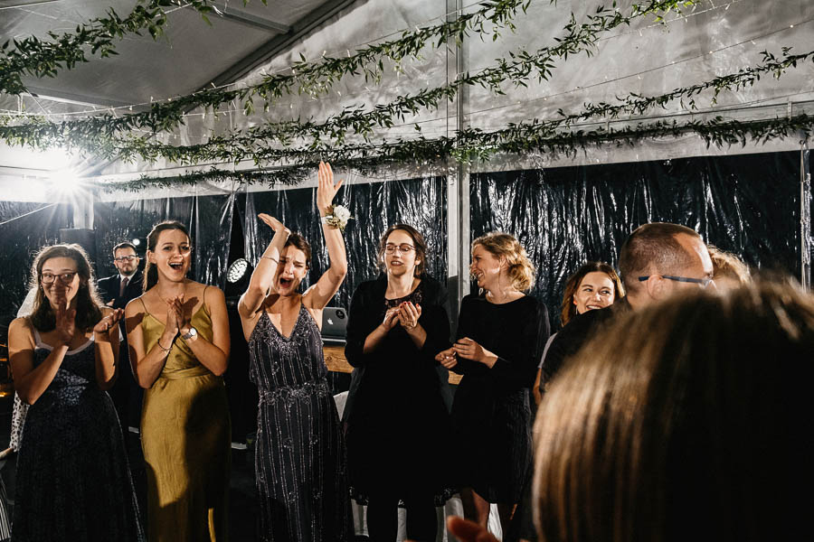 romantyczne wesele pod namiotem