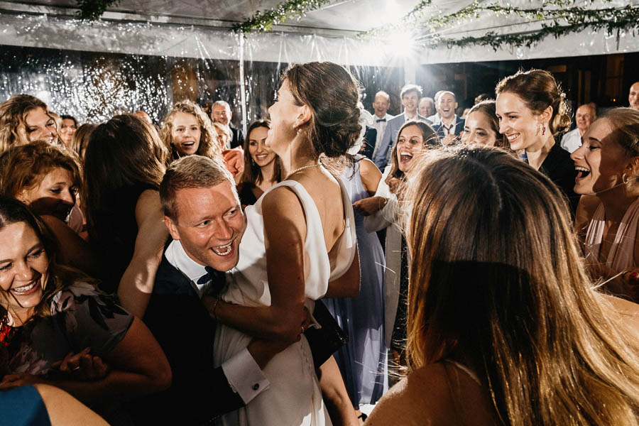 romantyczne wesele pod namiotem