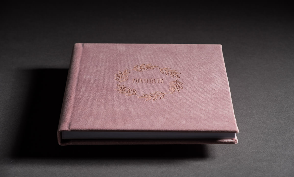 foto książka oprawa welurowa